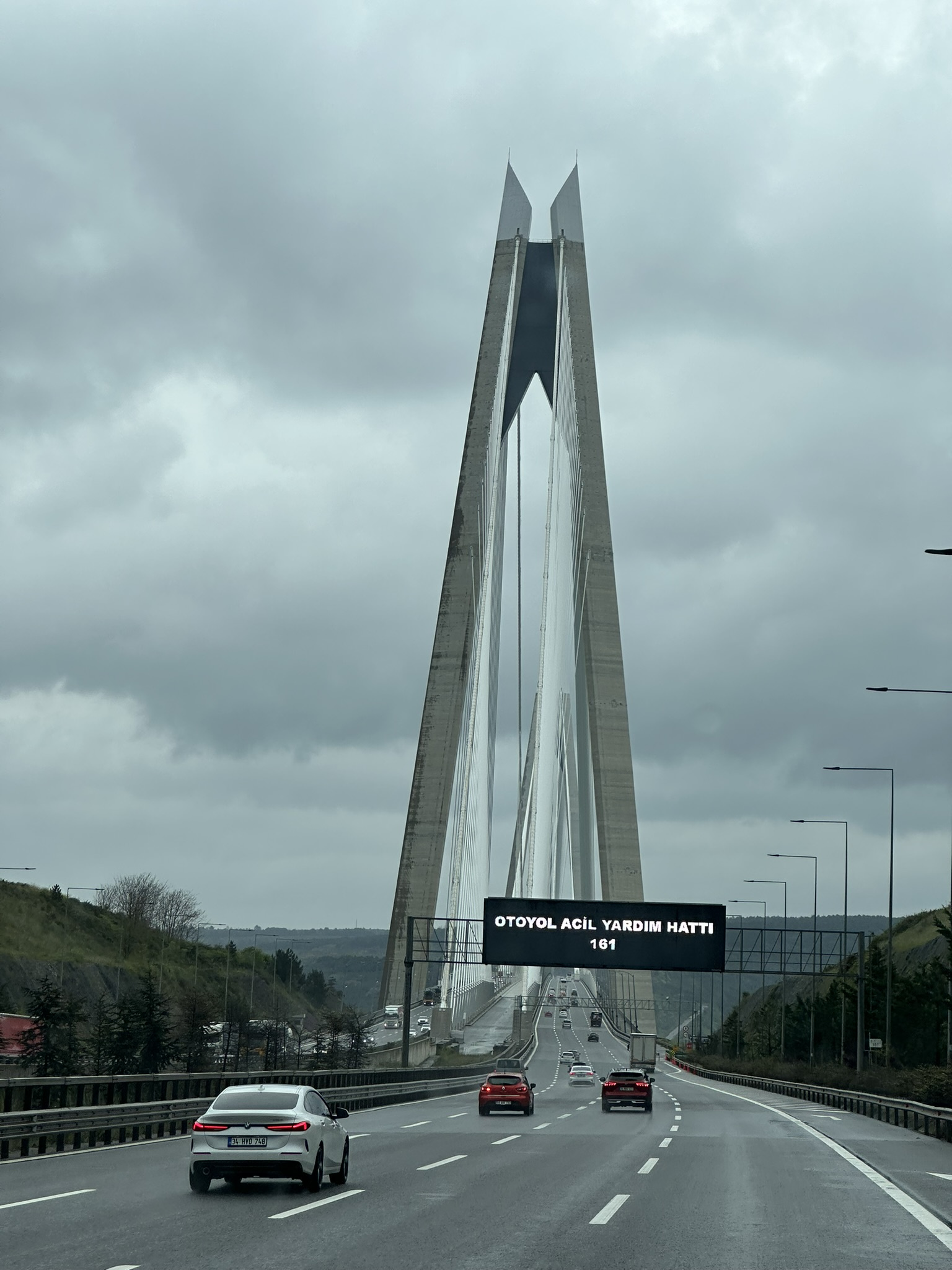 Yavuz-Sultan-Selim-Brücke über den Bosporus